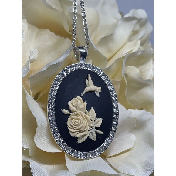 Christmas Gift Mom Daughter Gift Cameo Hummingbird Silver Crystal Necklace Xmas - Picture 3 of 7